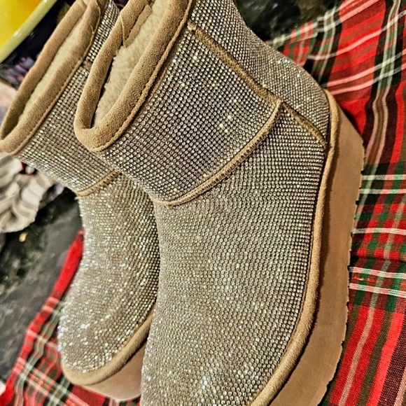 Steve Madden Glittering Tan Winter Boots - Picture 4 of 8